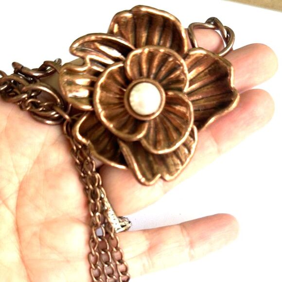 Copper Tone Asymmetric Flower and Chain Necklace - Picture 5 of 8